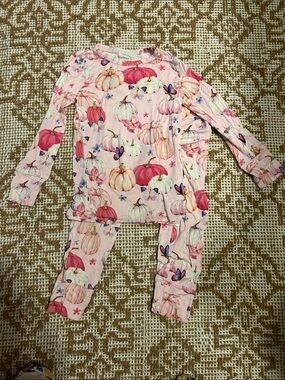 Posh Peanut Pink Pumpkin Butterfly PJs Set / Perfect for Halloween! / size 4